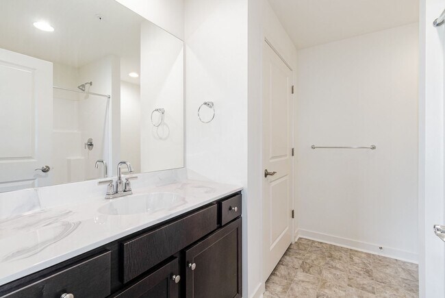 Building Photo - 1708 Fairmont Dr