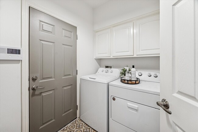 Building Photo - 14 Prism Cove Pl