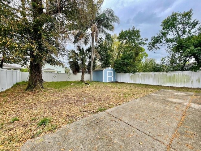 Building Photo - 909 N Excelda Ave