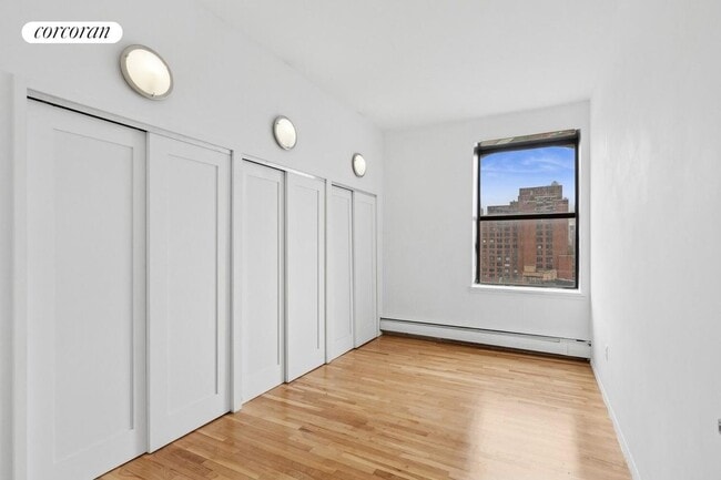 Building Photo - 260 W Broadway