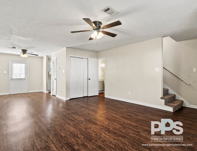 Building Photo - 107 Church St