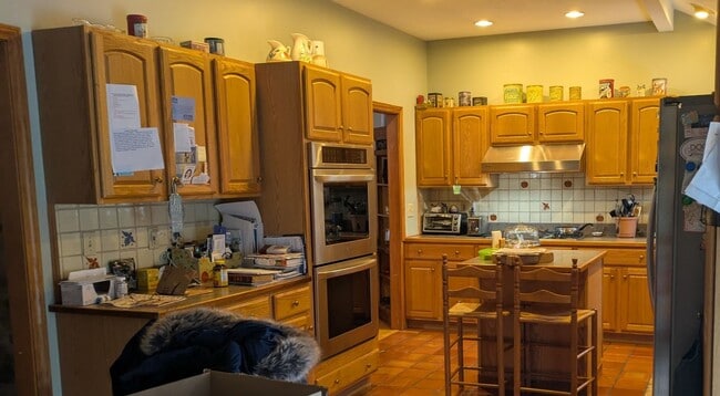 Building Photo - 421 Oakhill Ave