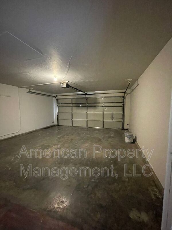 Building Photo - 13143 E 44th St