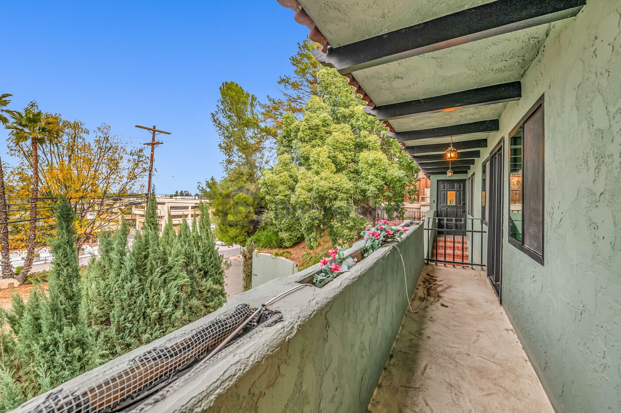 Building Photo - 5368 Calatrana Dr