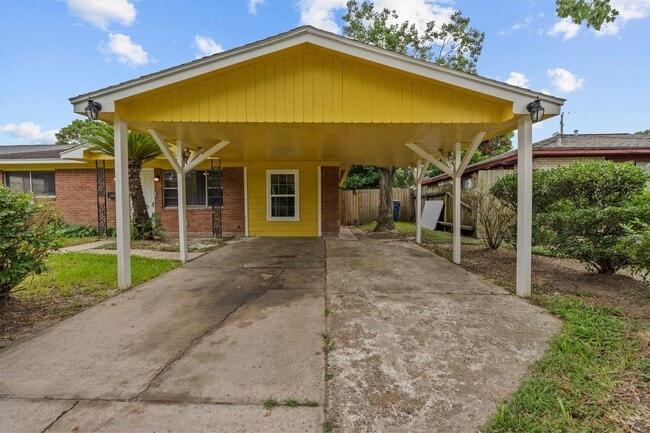 Building Photo - 7405 Carver Ave