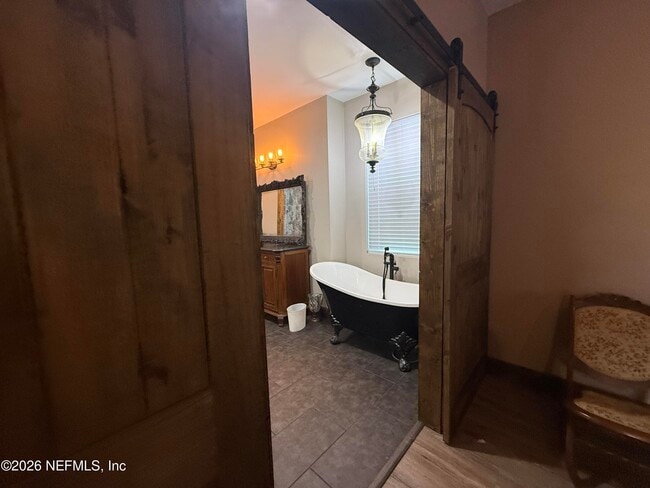 Building Photo - 10933 N Runway Cir