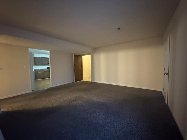 Building Photo - 1712 McGregor Ct