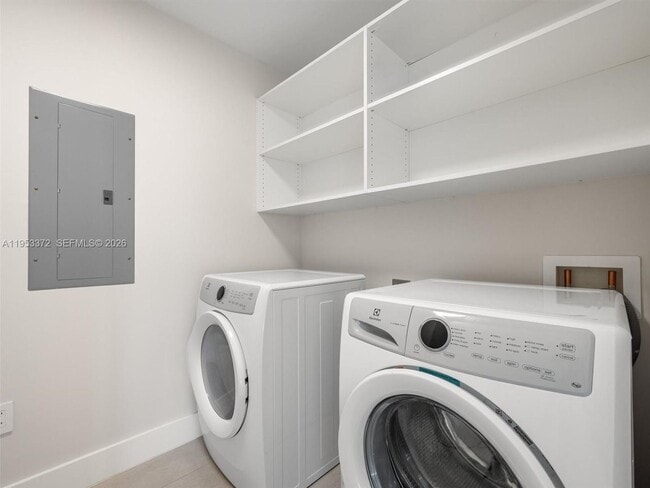 Building Photo - 16385 Biscayne Blvd