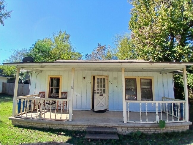 Primary Photo - 212 Choice St