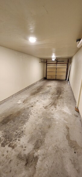 Building Photo - 10085 W Lisbon Ave