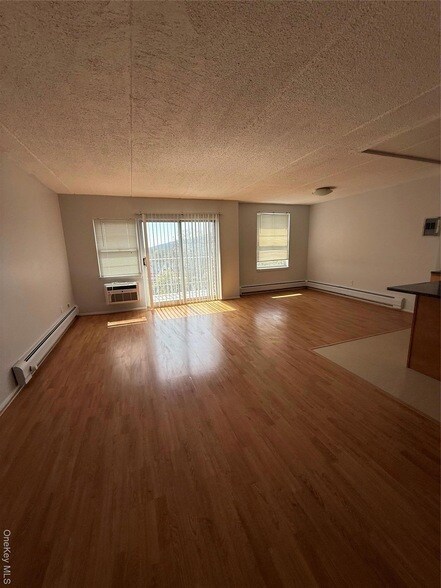 Building Photo - 35 Park Ave