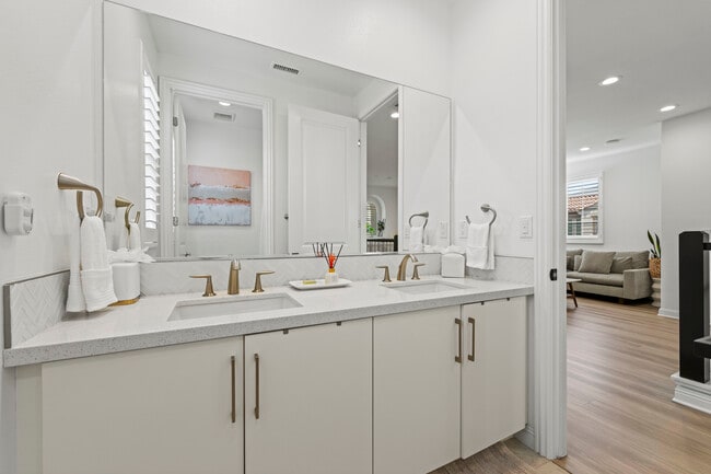 Building Photo - 20847 Acorn Cir