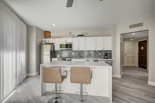 Building Photo - 1 Bedroom Furnished Condo in Lake Las Vegas