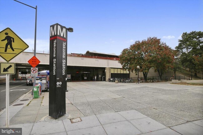 Building Photo - 265 Missouri Ave NW