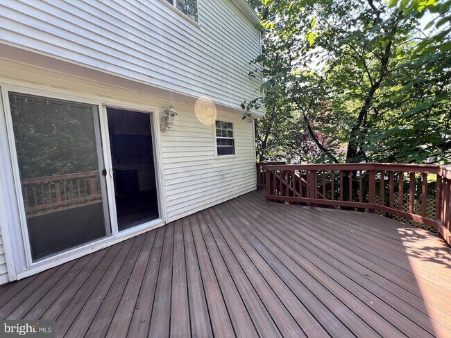 Building Photo - 8156 Dark Den Cir