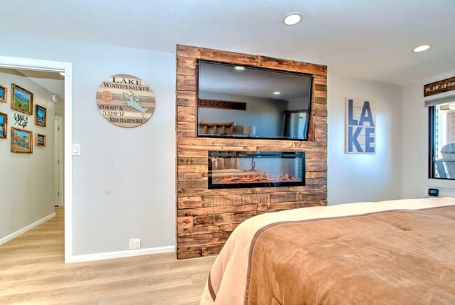 Building Photo - Cedar Lodge 305