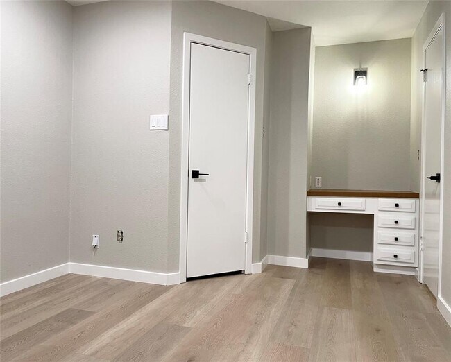 Building Photo - 8811 Cainwood Ln