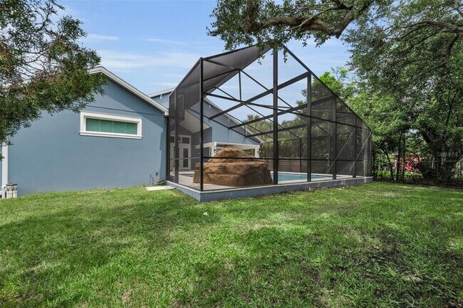 Building Photo - 522 Louden Ave