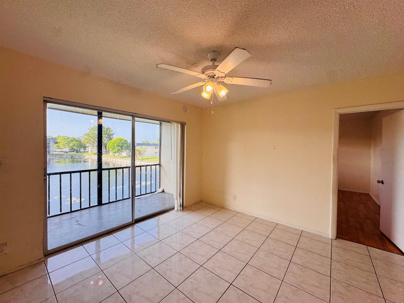 Building Photo - 8025 Colony Cir S