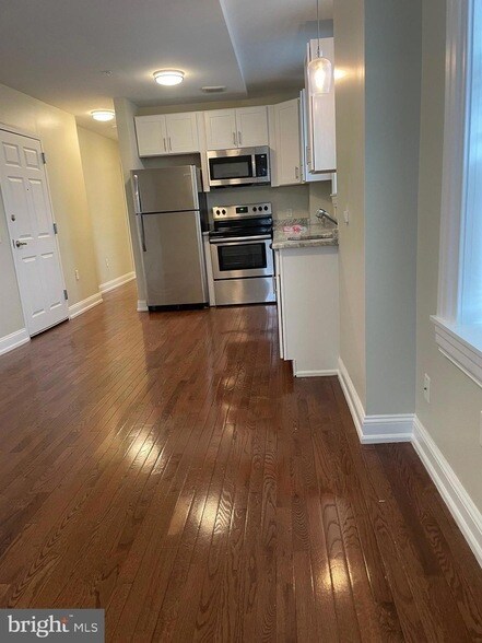 Building Photo - 306 Cooper St