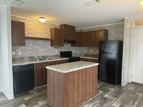 Building Photo - 12130 US Hwy 41 S