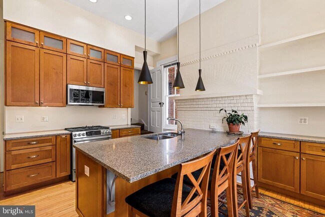 Building Photo - 2444 Eutaw Pl