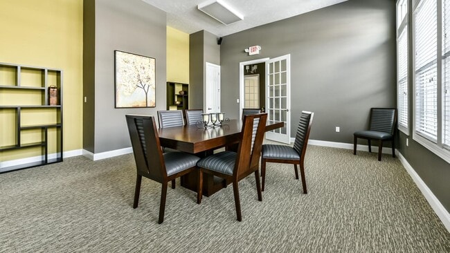 Building Photo - 1st Floor Rearing Facing 3 Bed 2 Bath Condo for Rent