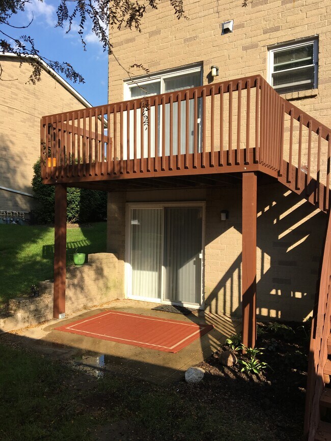 Building Photo - 3499 Sunset Dr