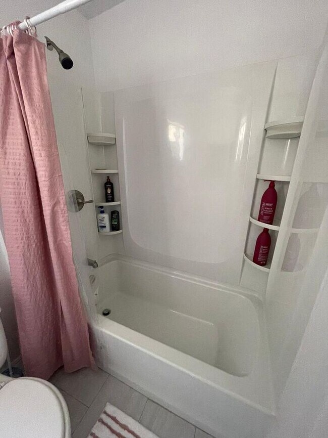 Building Photo - Fully Furnished House for Rent at 10953 Ca...