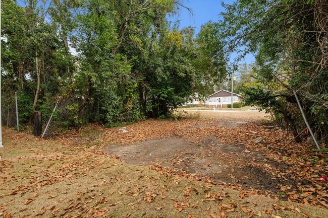 Building Photo - 1318 House St