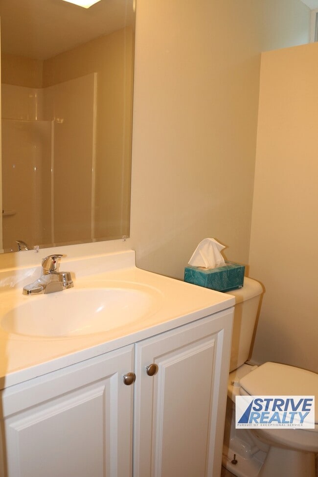 Building Photo - 22 Clyde St