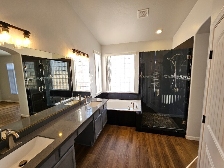 Building Photo - 4139 E Breckenridge Way