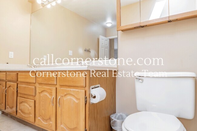 Building Photo - 2081 Sussex Ln