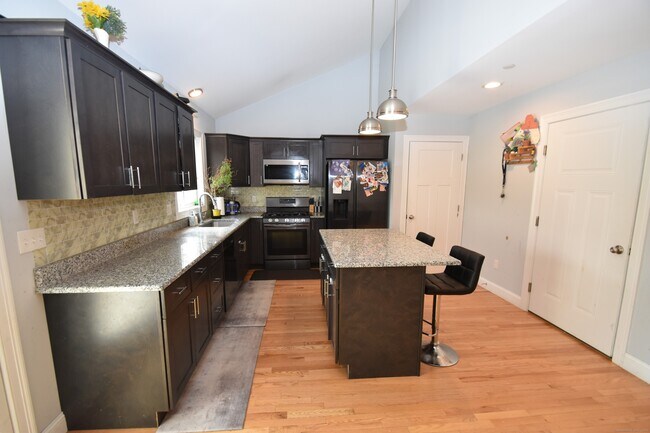 Building Photo - 111 Old Village Cir