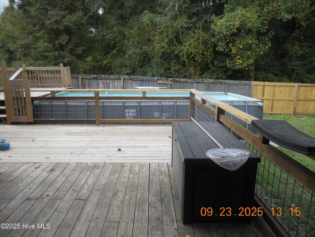 Building Photo - 105 Spring Leaf Ln