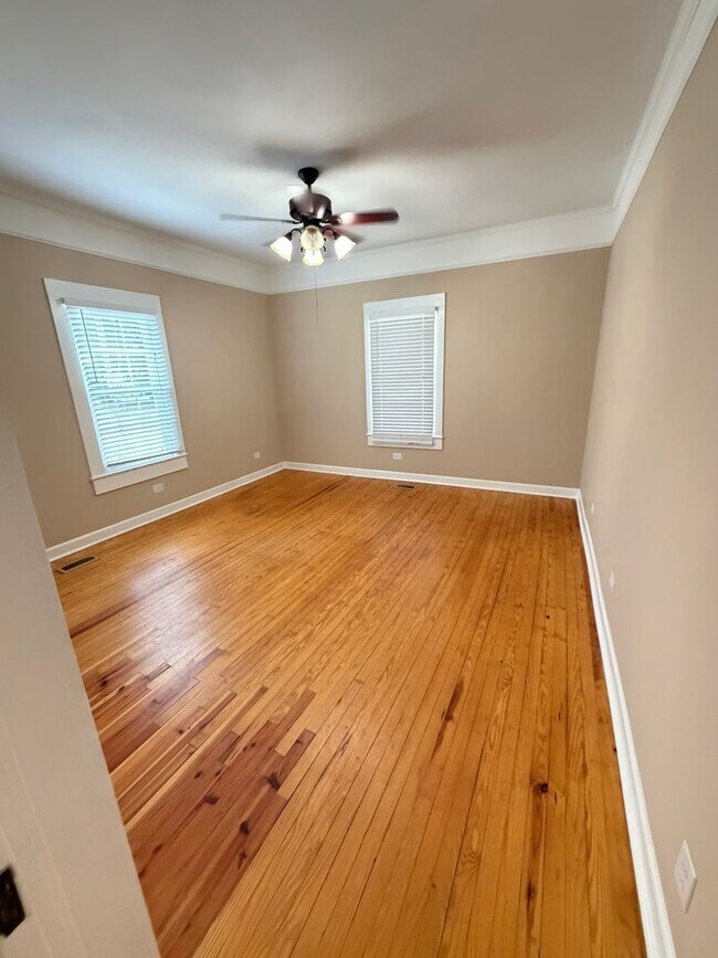 Building Photo - Charming & Spacious 3-Bedroom Home with a Large Fenced Yard!