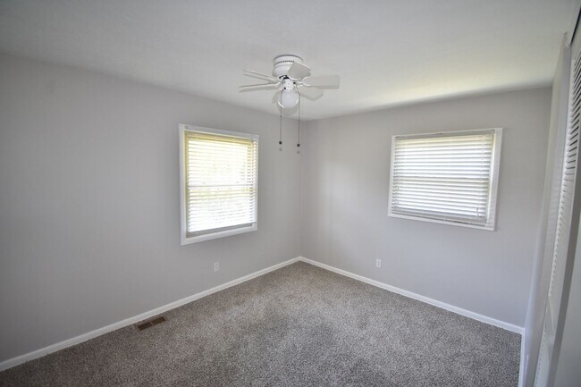 Building Photo - Coming Soon 3 Bedroom and 2 Bath Home (Pets Considered)