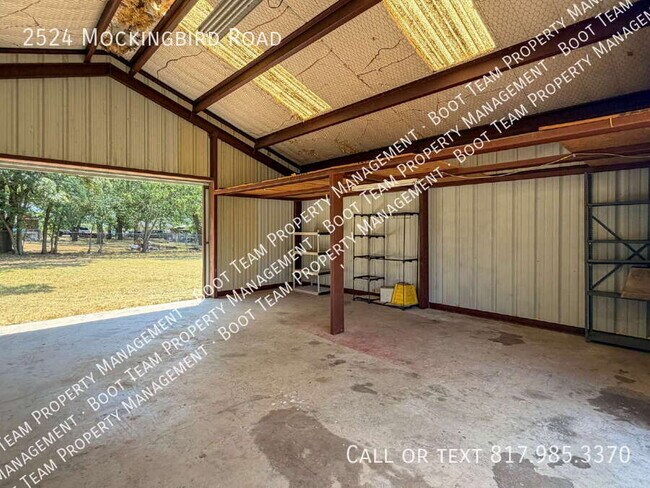 Building Photo - 2524 Mockingbird Rd