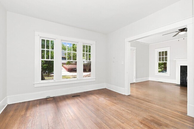 Building Photo - 1606 Walker Ave