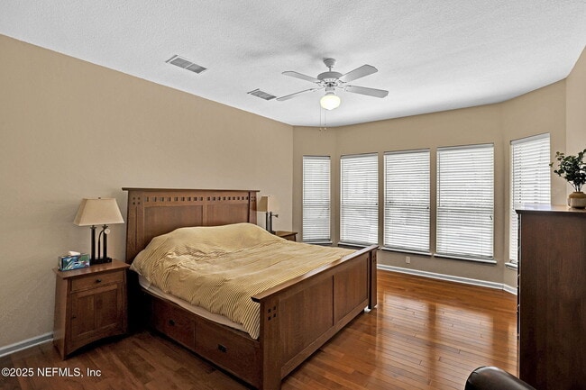 Building Photo - 4389 Seabreeze Dr