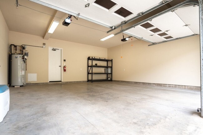 Building Photo - The Villas at Kehalani, Luxury Townhome, U...