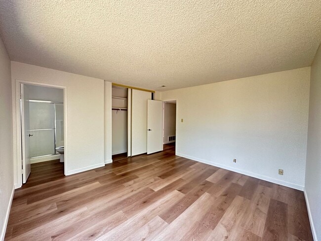 Building Photo - Benicia House in a Desired Location