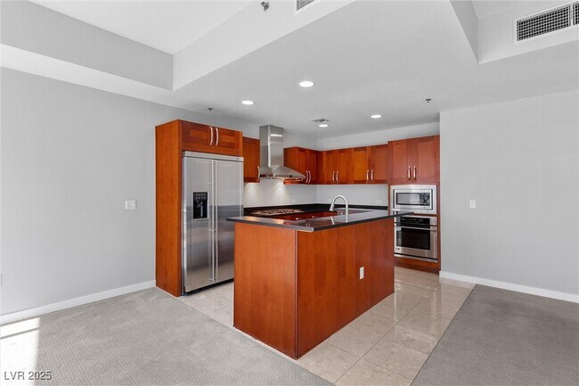 Building Photo - 4525 Dean Martin Dr