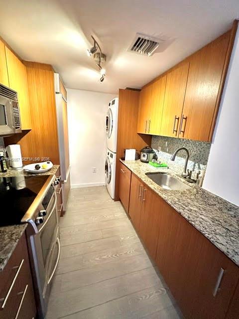 Building Photo - 10275 Collins Ave