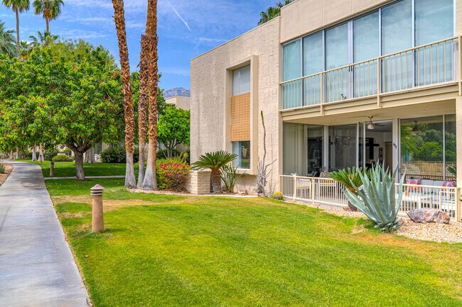Building Photo - 477 Desert Lakes Dr