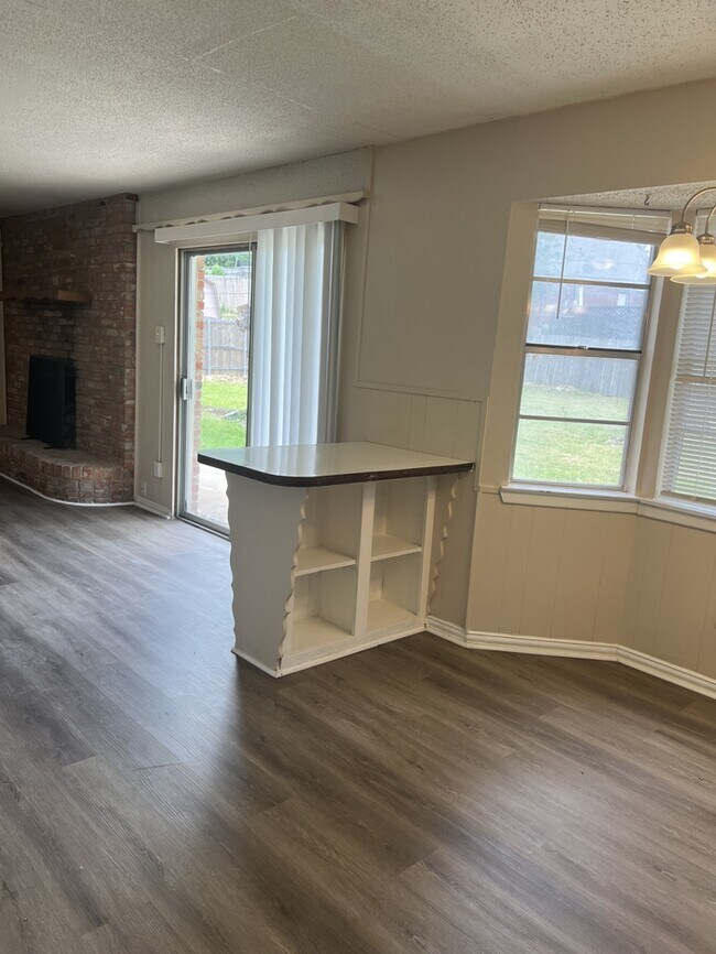 Building Photo - 361 Heirloom Dr