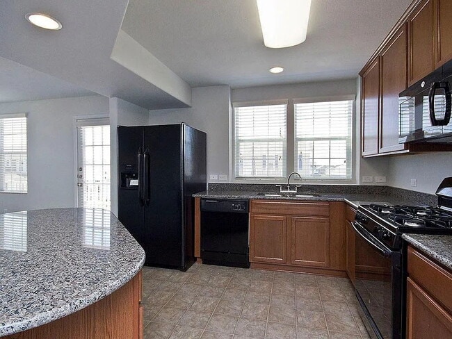 Building Photo - "Charming 2-Bed, 2-Bath Condo Retreat in San Marcos - Spacious 1100 Sq Ft Living!"