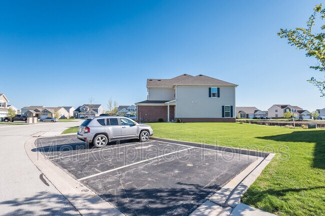 Building Photo - 15014 Quincy Cir