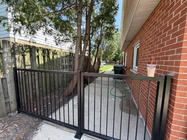 Building Photo - 1132 Brighton Pl