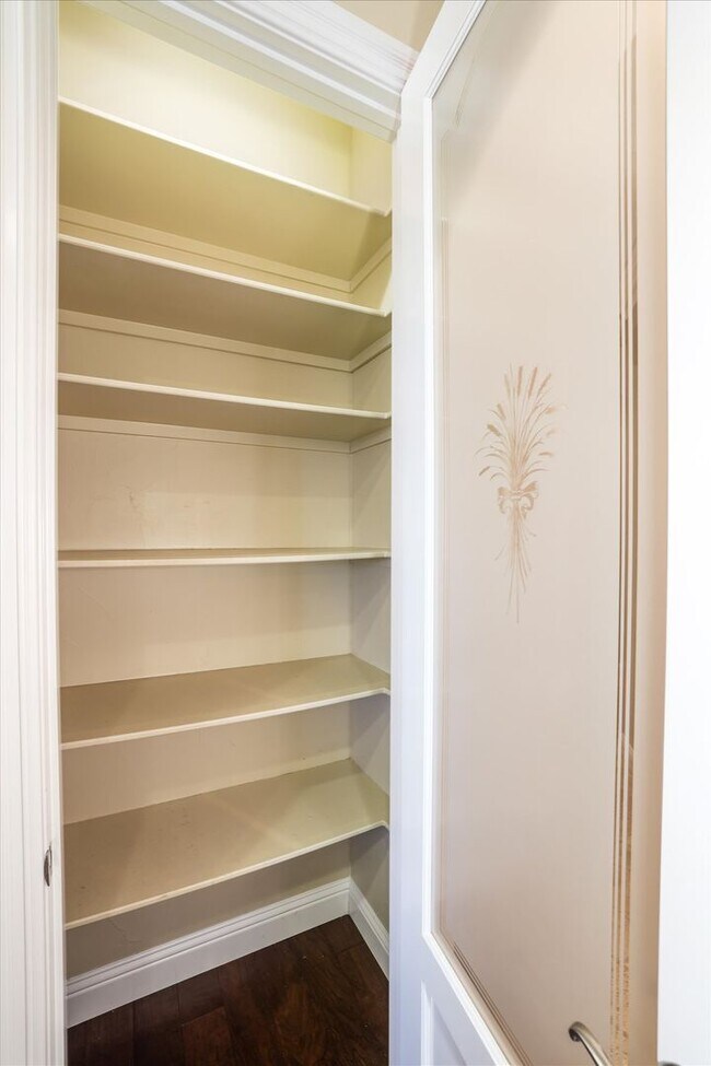 Building Photo - Custom N. Vacaville Single-Story Home in an Exclusive Gated Community!